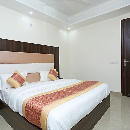 Oyo 11505 Hotel Classic Park Nueva Delhi Exterior foto